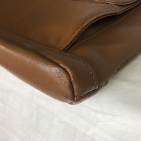 GIANI BERNINI caramel brown genuine buttery soft leather handbag. Adjust straps. - Picture 8 of 16